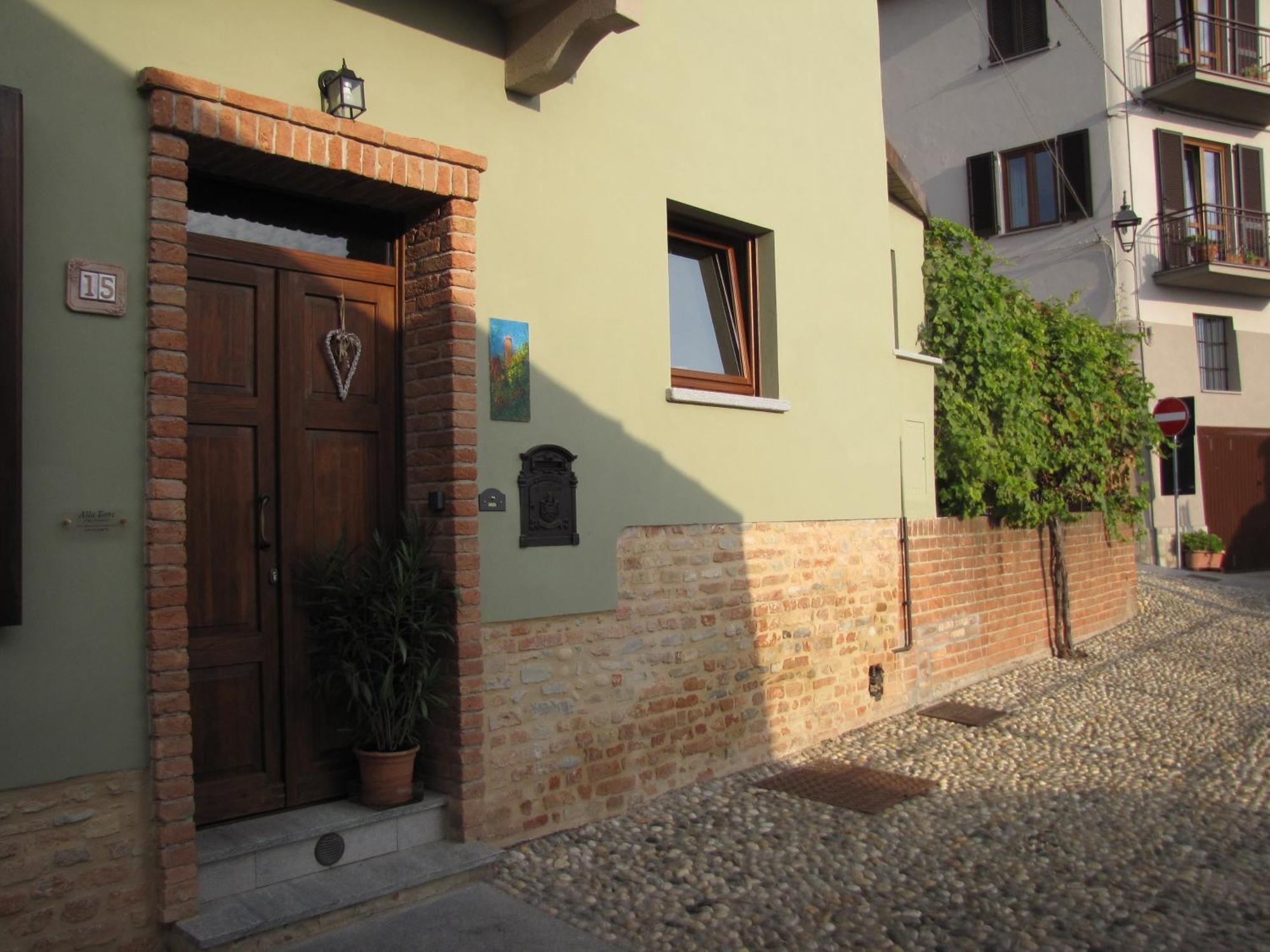 Alla Torre - Nel Cuore Del Borgo Storico Castagnole delle Lanze Extérieur photo